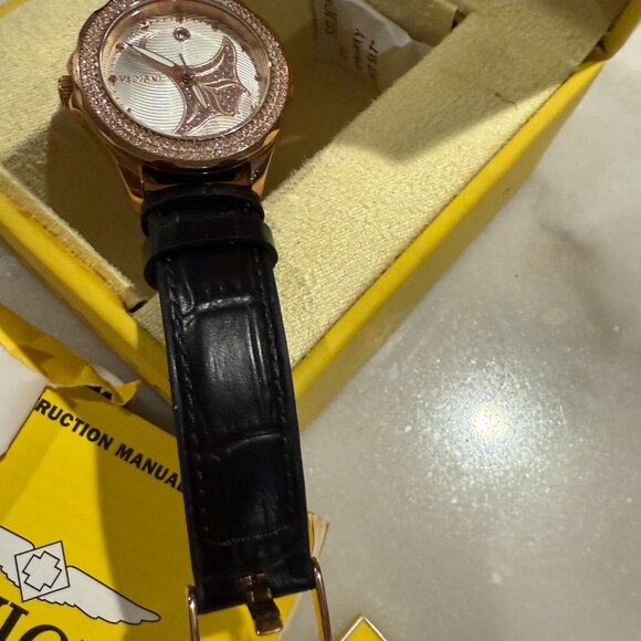 Invicta Wildflower Manta Ray Quartz Crystal Ladies Watch 32668 main image 5